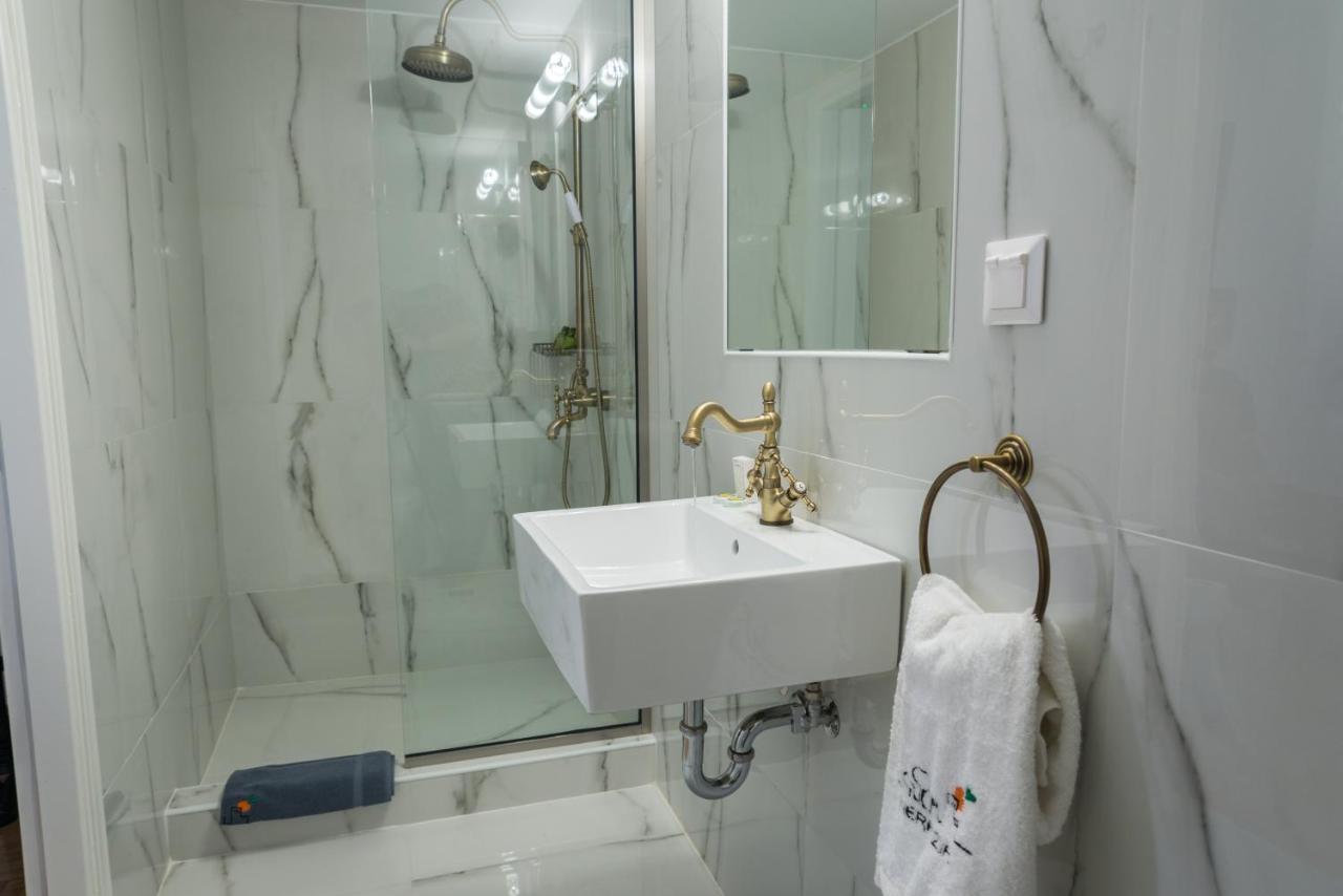 Neratzia Rooms Athens Exterior photo